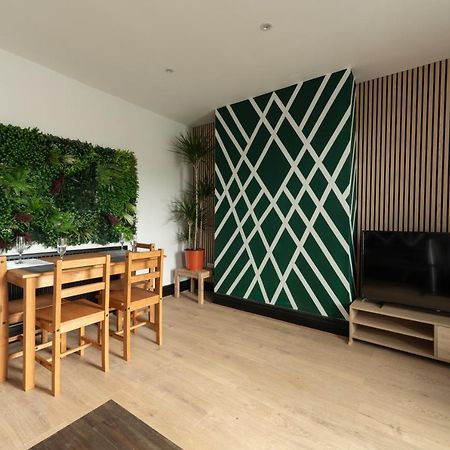 Lovely 2-Bed Apartment In Blackpool Secret House ภายนอก รูปภาพ